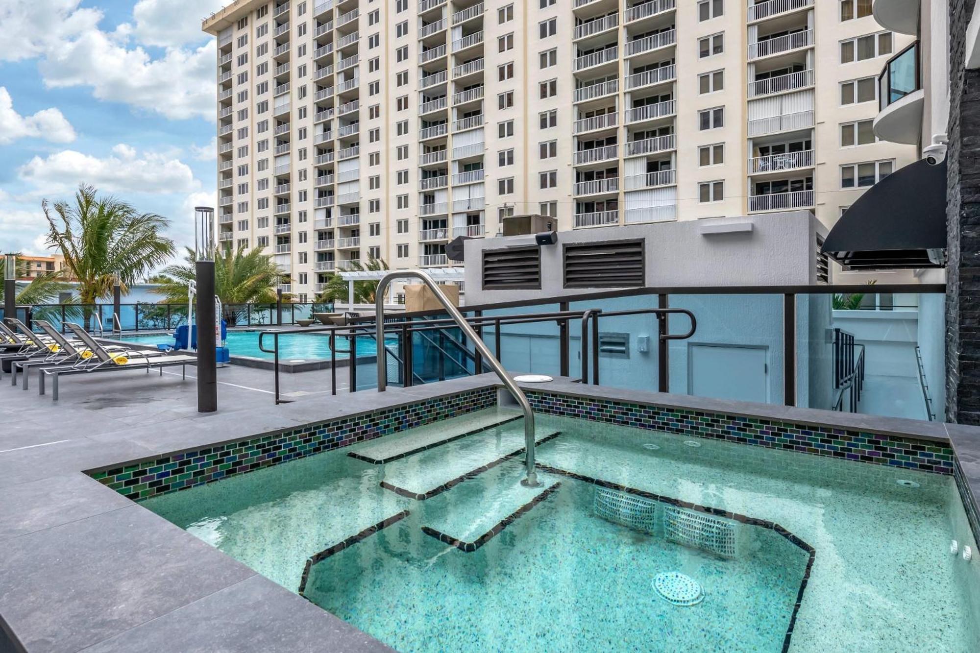 Cambria Hotel Fort Lauderdale Beach Exterior foto