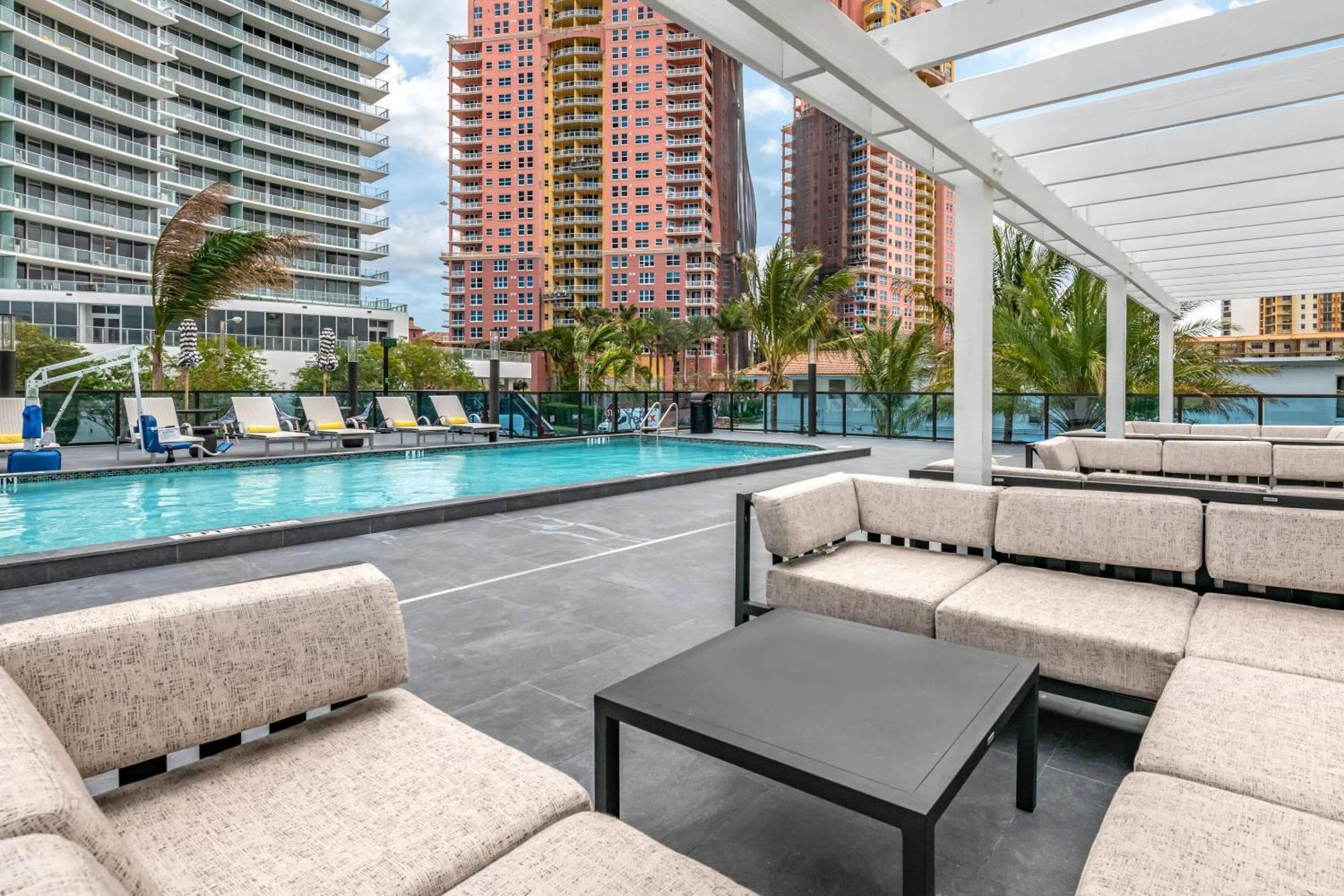 Cambria Hotel Fort Lauderdale Beach Exterior foto